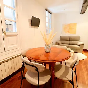  Apartment Plaza Consti, Heart Of The Old Town Spain